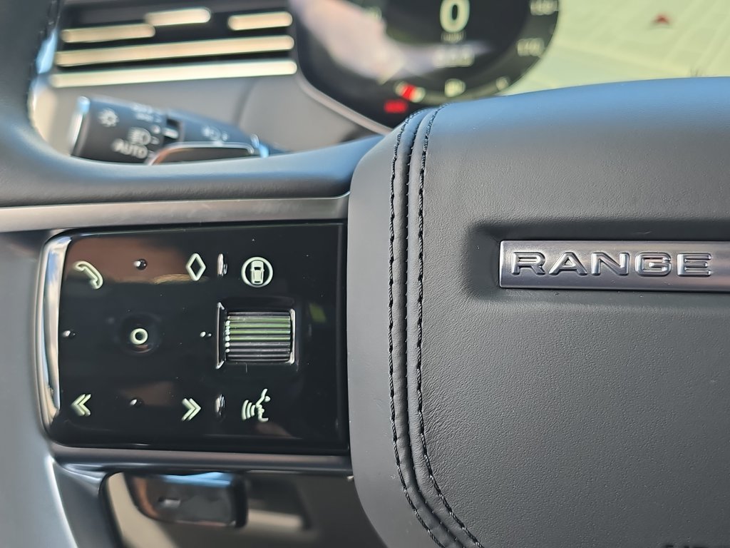 Certified 2025 Land Rover Range Rover SE AWD/4WD image 17