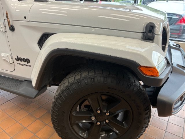Used 2021 Jeep Wrangler Unlimited Sahara AWD/4WD image 36