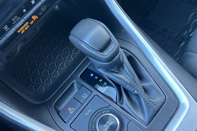 Used 2022 Toyota RAV4 LE image 20