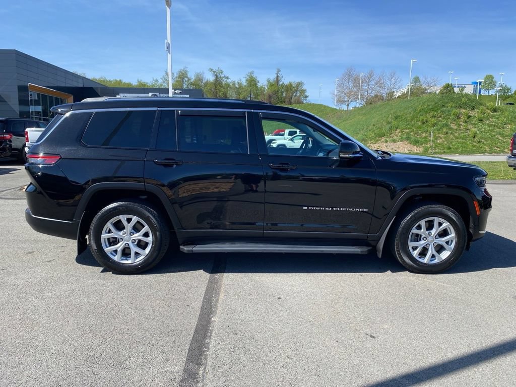 Used 2023 Jeep Grand Cherokee L Limited w/ Trailer Tow Group (B) AWD/4WD image 2