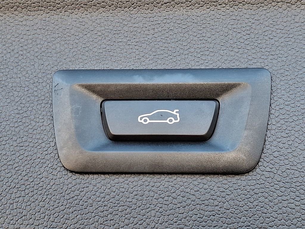 Certified 2025 BMW iX xDrive50 image 29