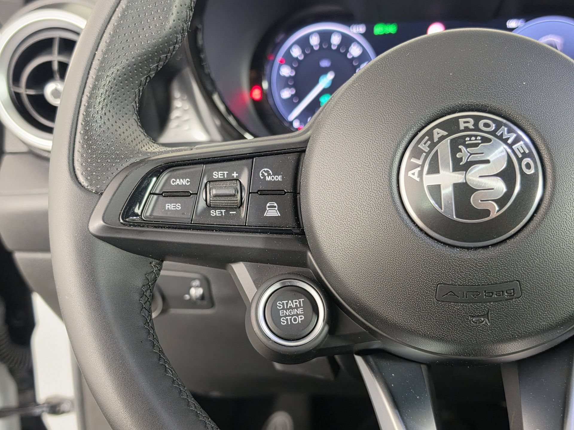 Used 2024 Alfa Romeo Tonale Sprint AWD/4WD image 13