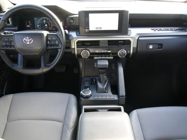 Used 2025 Toyota Tacoma SR5 AWD/4WD image 12