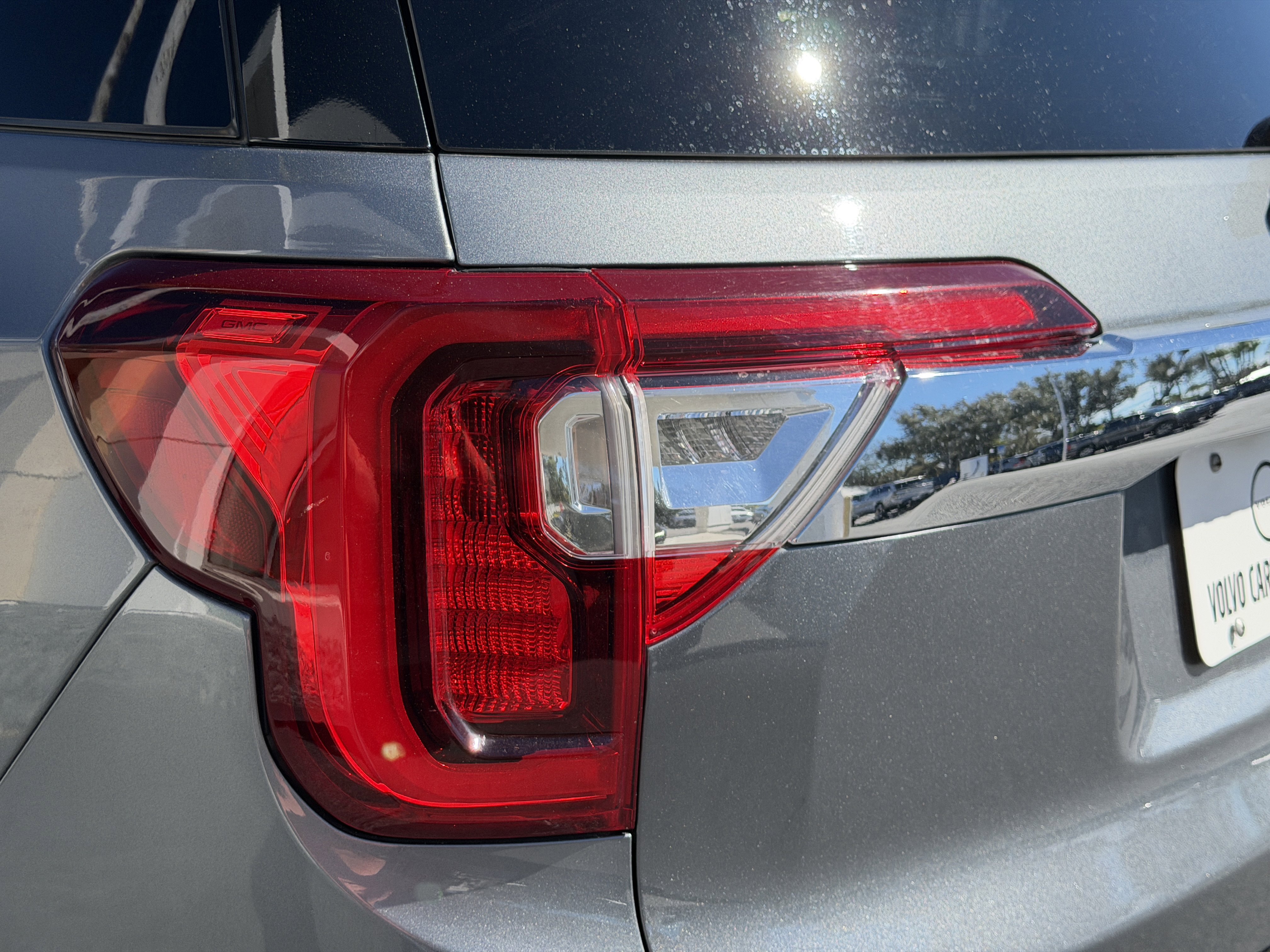 Used 2020 GMC Acadia SLT w/ Premium Package image 9