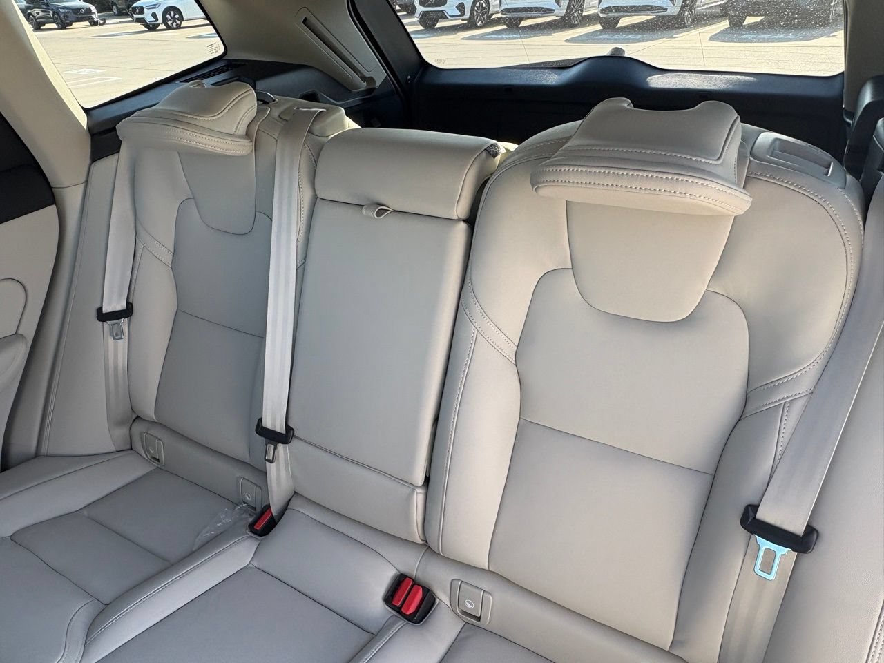 New 2026 Volvo XC60 T8 Ultra w/ Protection Package Premier AWD/4WD image 23