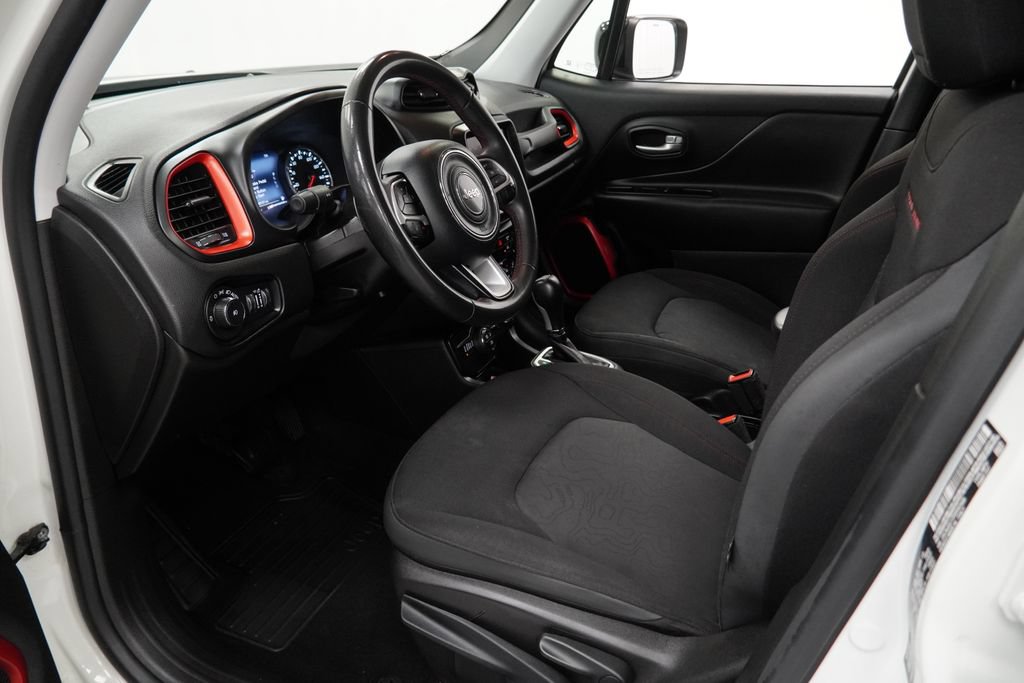 Certified 2023 Jeep Renegade Trailhawk AWD/4WD image 18