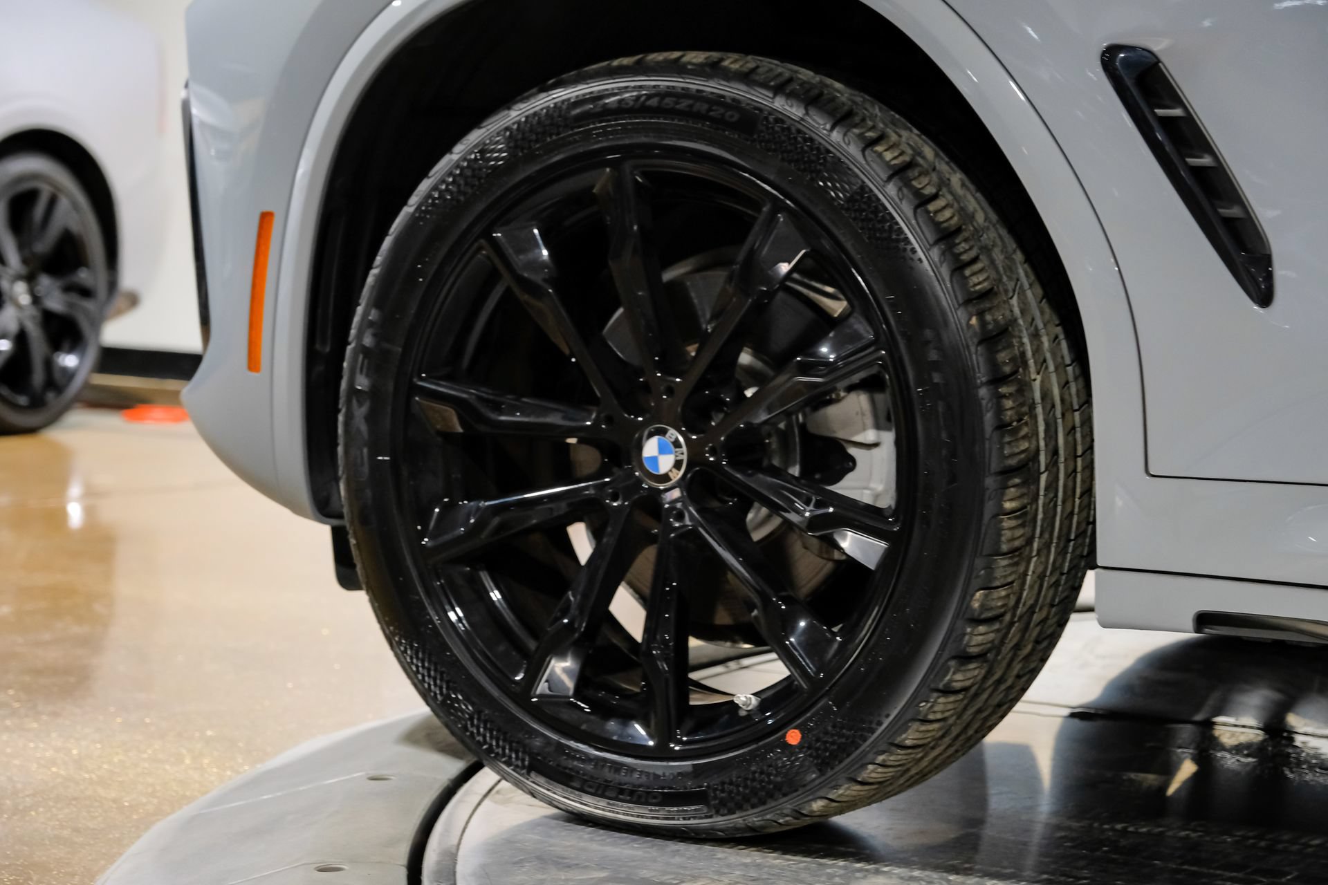 Used 2024 BMW X4 xDrive30i w/ M Sport Package AWD/4WD image 61