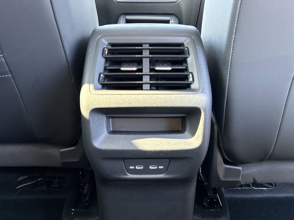 New 2026 Volkswagen Tiguan SE image 23