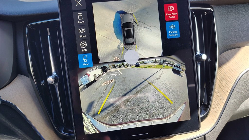 New 2026 Volvo XC60 B5 Plus w/ Protection Package Premier image 21