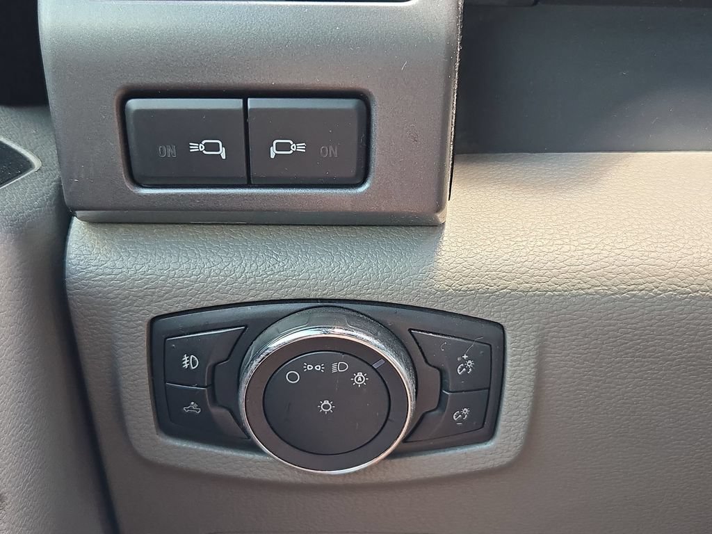 Used 2019 Ford F350 XLT w/ XLT Premium Package AWD/4WD image 17