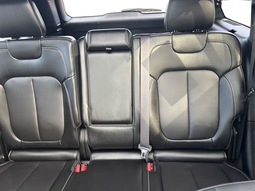 Used 2024 Jeep Grand Cherokee Limited w/ Luxury Tech Group II AWD/4WD image 16