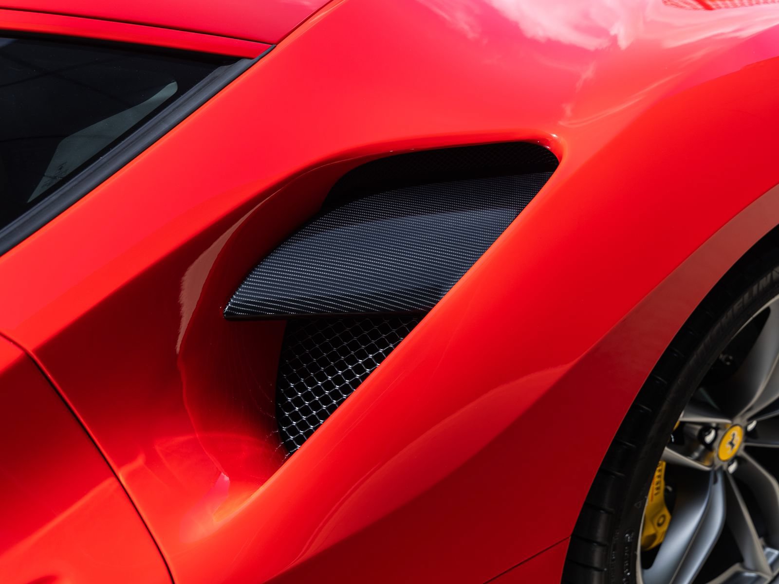 Used 2017 Ferrari 488 GTB RWD image 25