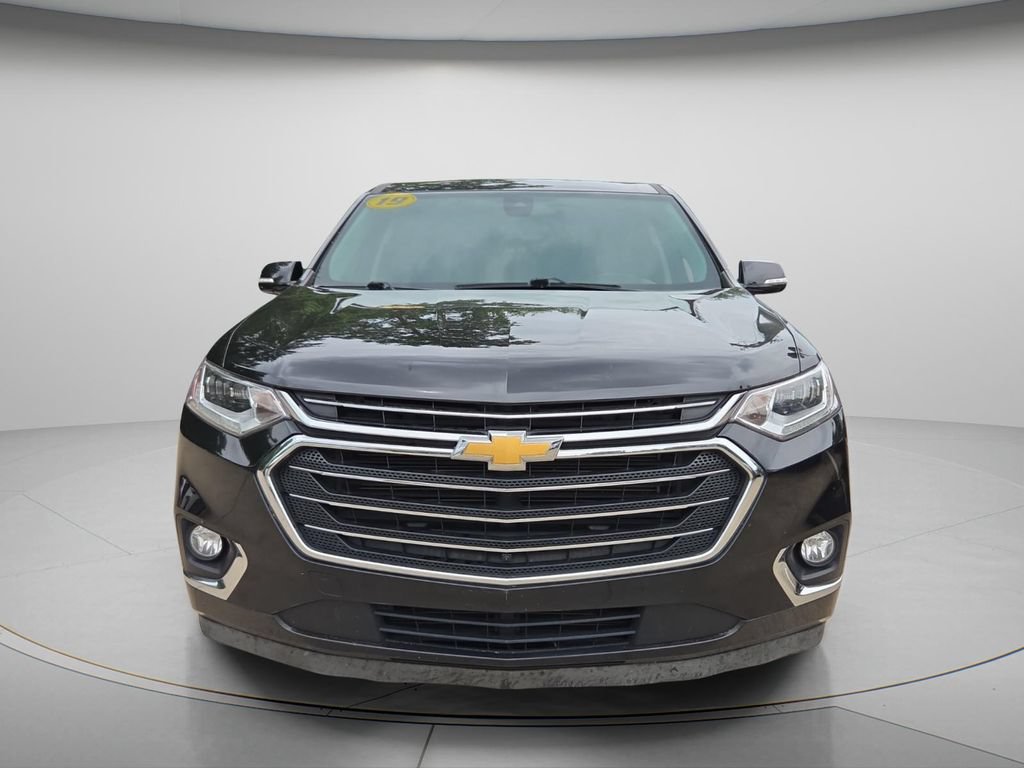 Used 2019 Chevrolet Traverse Premier w/ Driver Confidence II Package FWD image 4