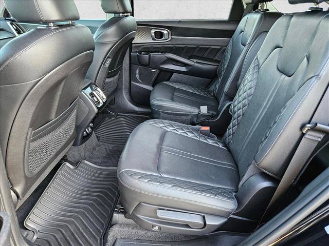 Used 2023 Kia Sorento SX AWD/4WD image 18
