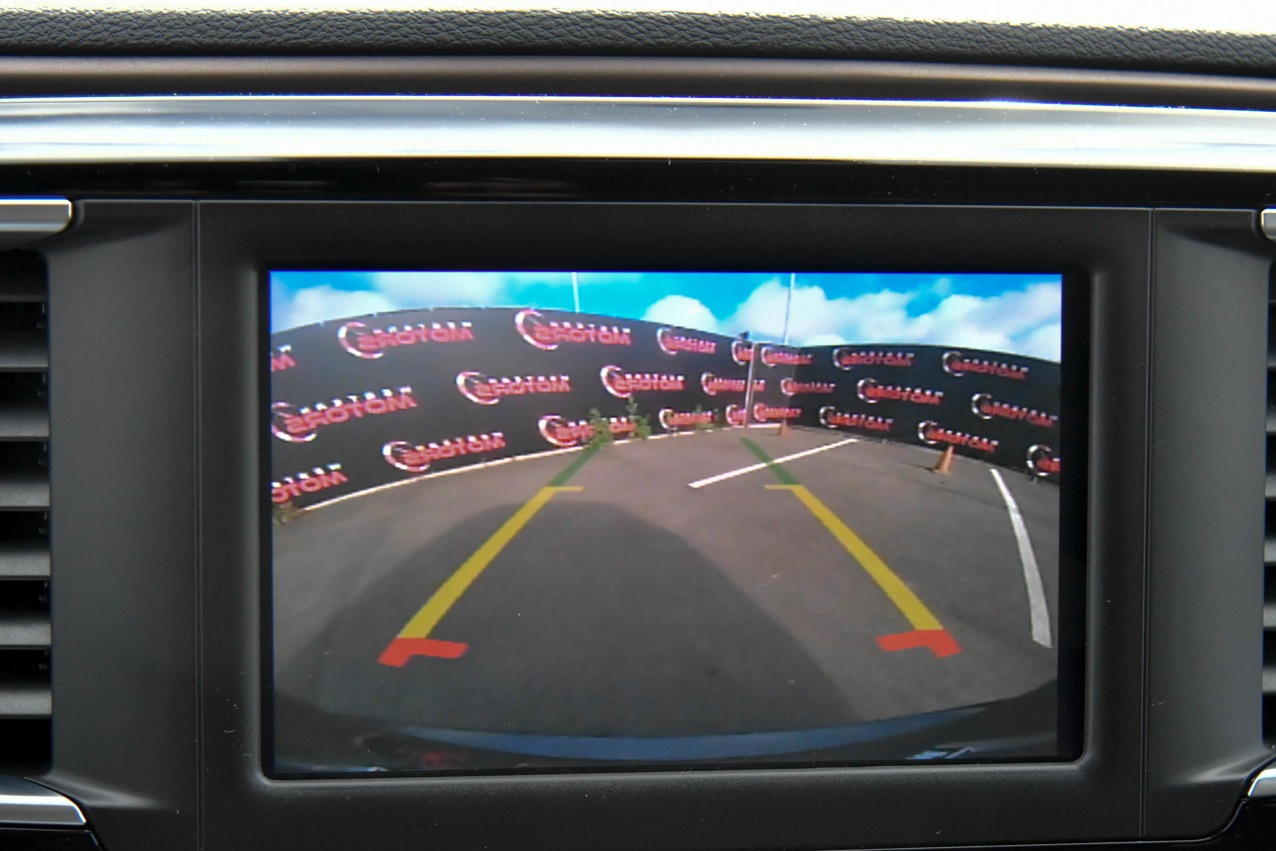 Used 2023 Chrysler Voyager LX FWD image 18