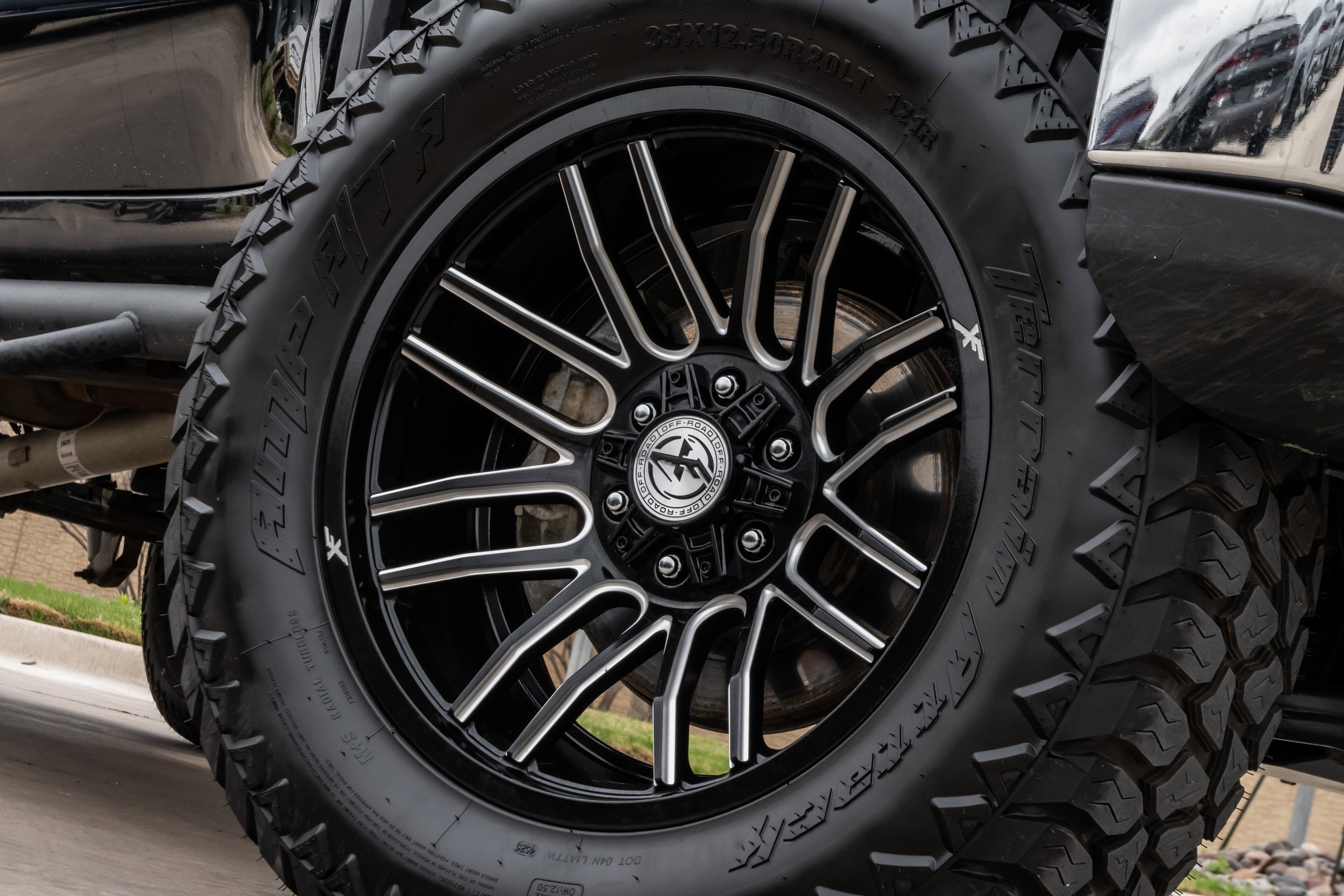 Used 2024 GMC Sierra 1500 SLE w/ Preferred Package image 9