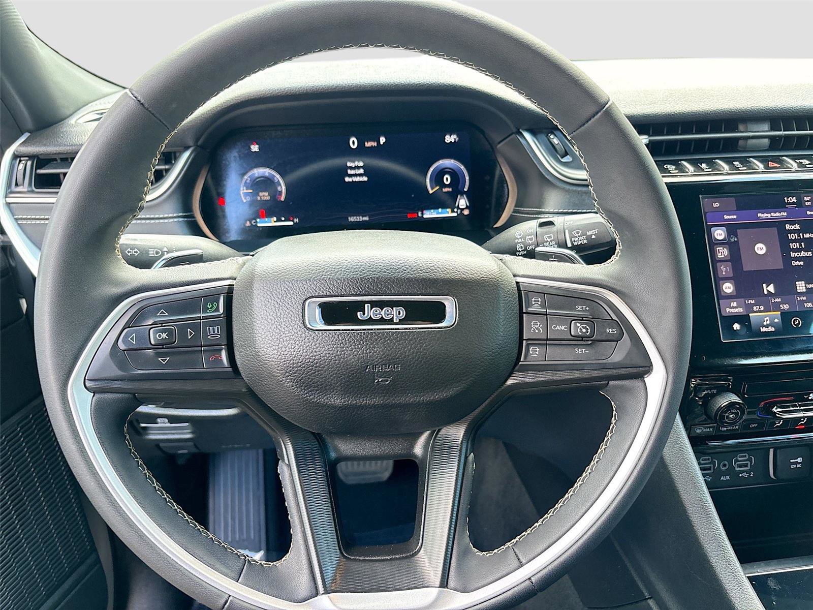 Used 2024 Jeep Grand Cherokee L Laredo image 12