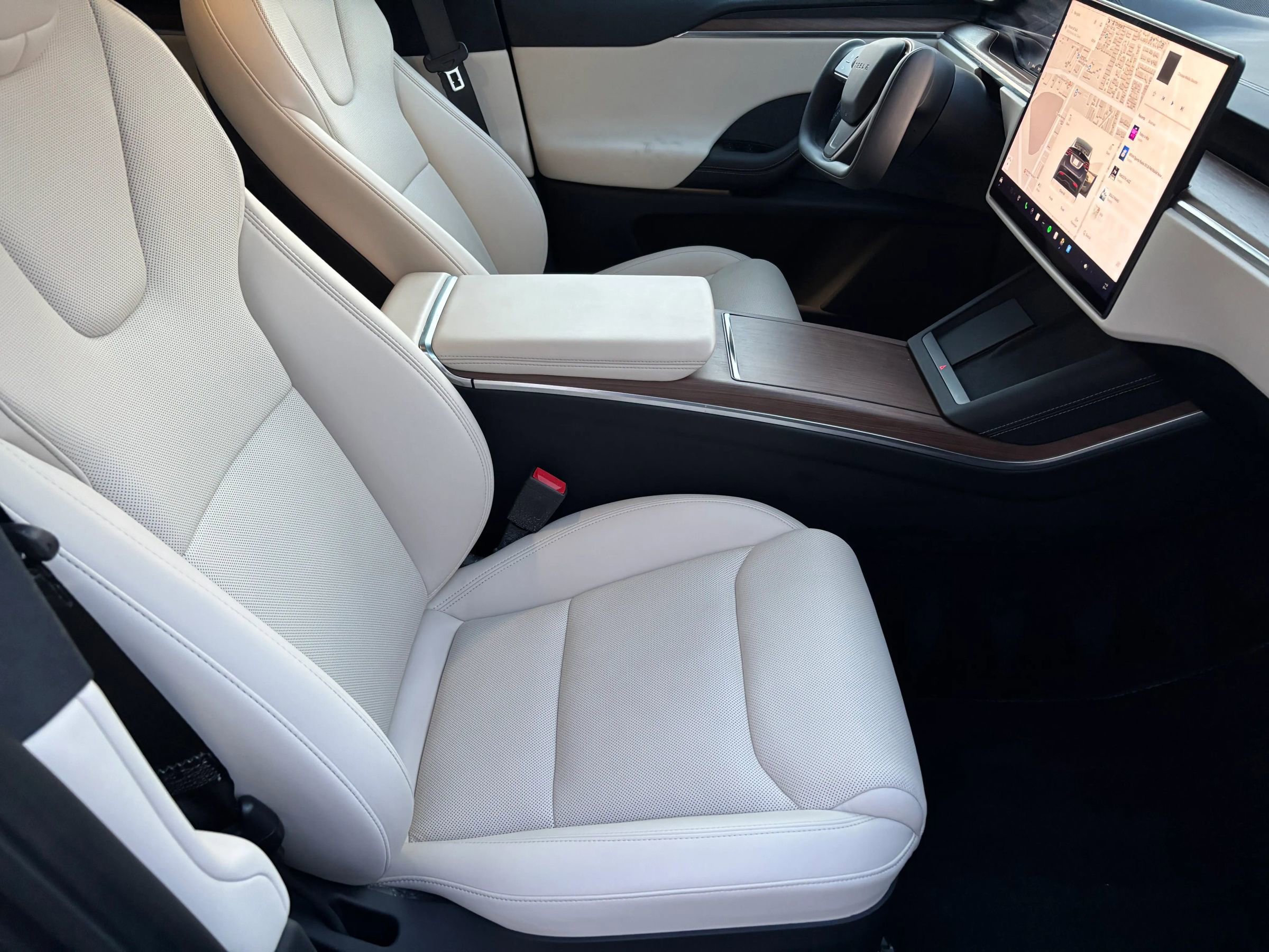 Used 2022 Tesla Model X image 12