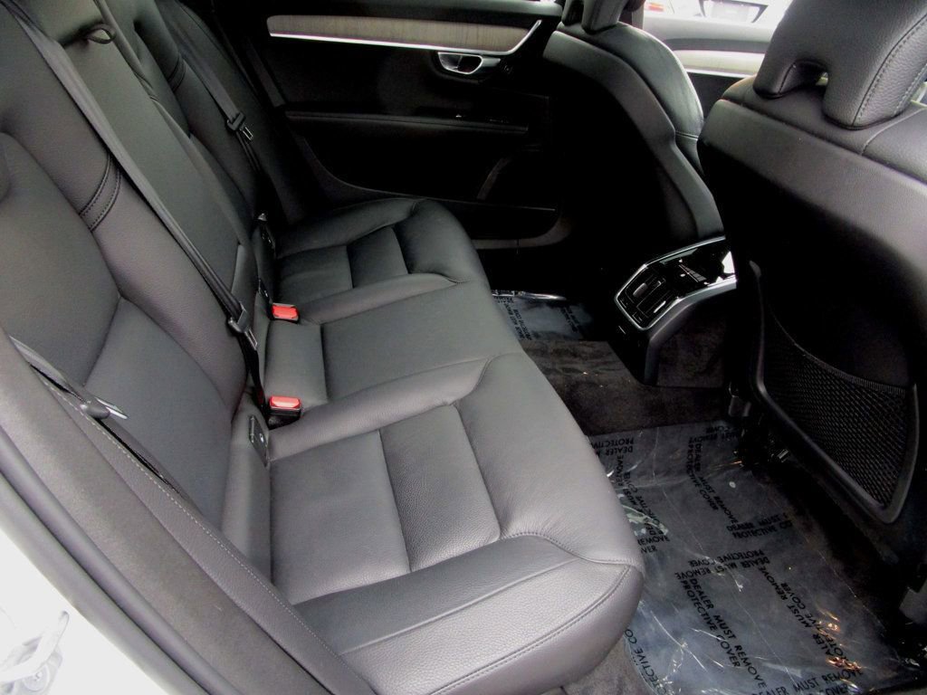 Used 2023 Volvo S90 B6 Plus w/ Protection Package Premier image 18