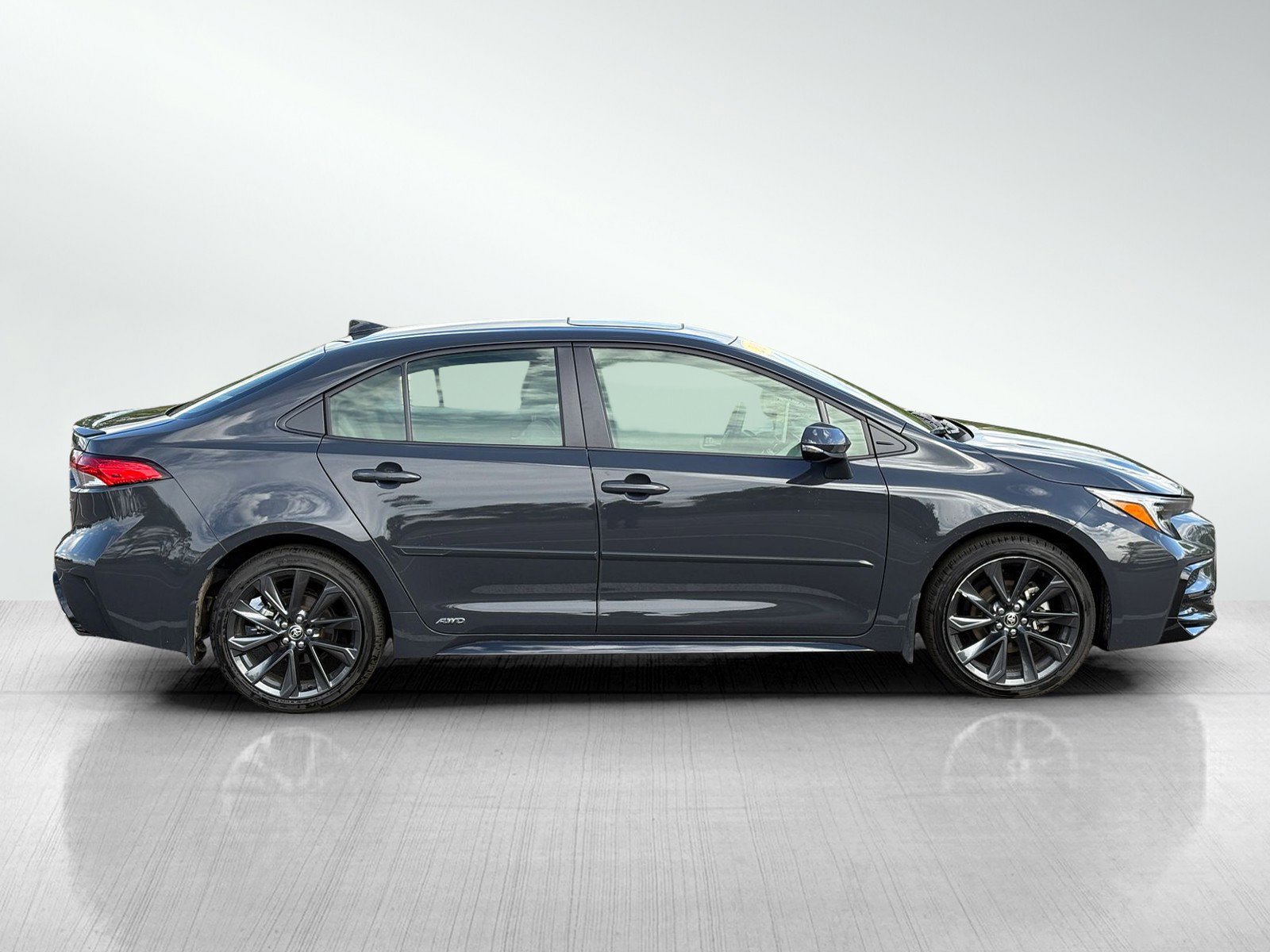 Used 2025 Toyota Corolla SE w/ SE Premium Package AWD/4WD image 8