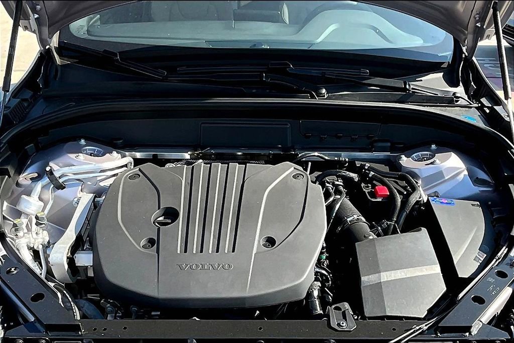New 2026 Volvo XC60 B5 Plus w/ Protection Package Premier image 24