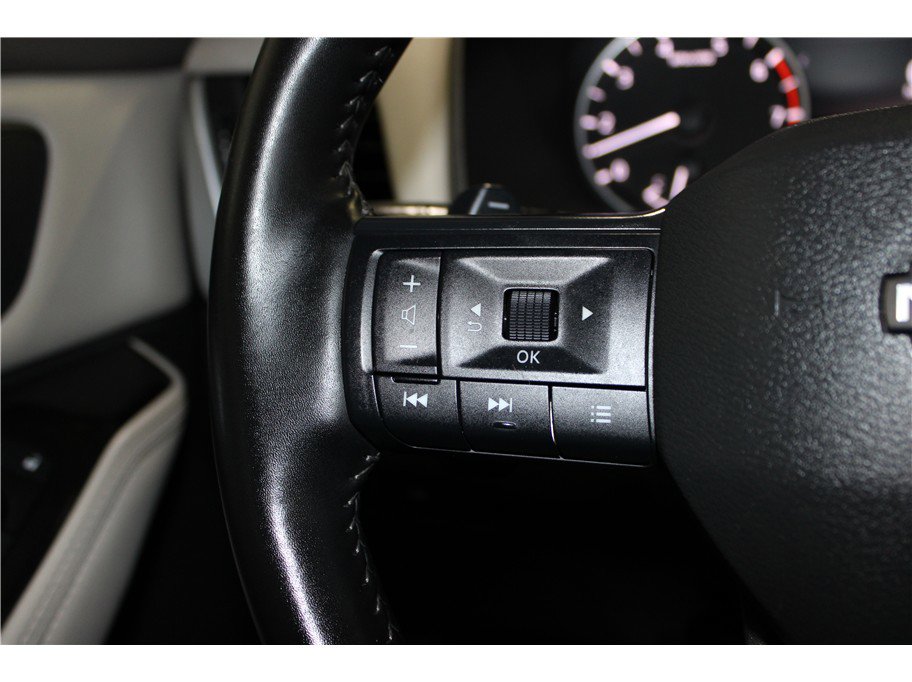 Used 2025 Nissan Rogue SV image 27