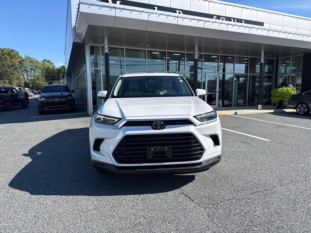 Used 2025 Toyota Grand Highlander FWD image 2