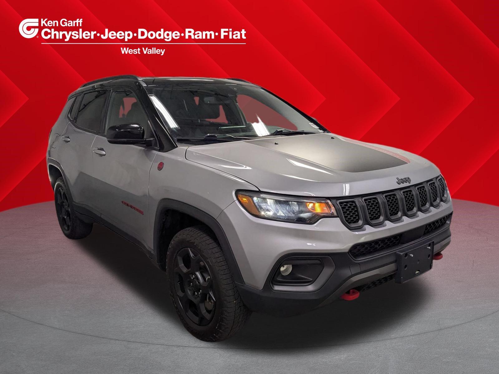 Used 2023 Jeep Compass Trailhawk w/ Trailhawk Convenience Group AWD/4WD image 1