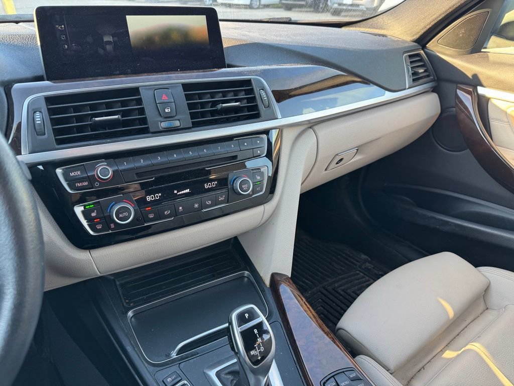 Used 2017 BMW 330i xDrive Wagon AWD/4WD image 10