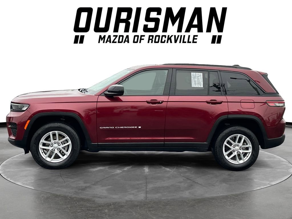 Used 2024 Jeep Grand Cherokee Laredo X image 3