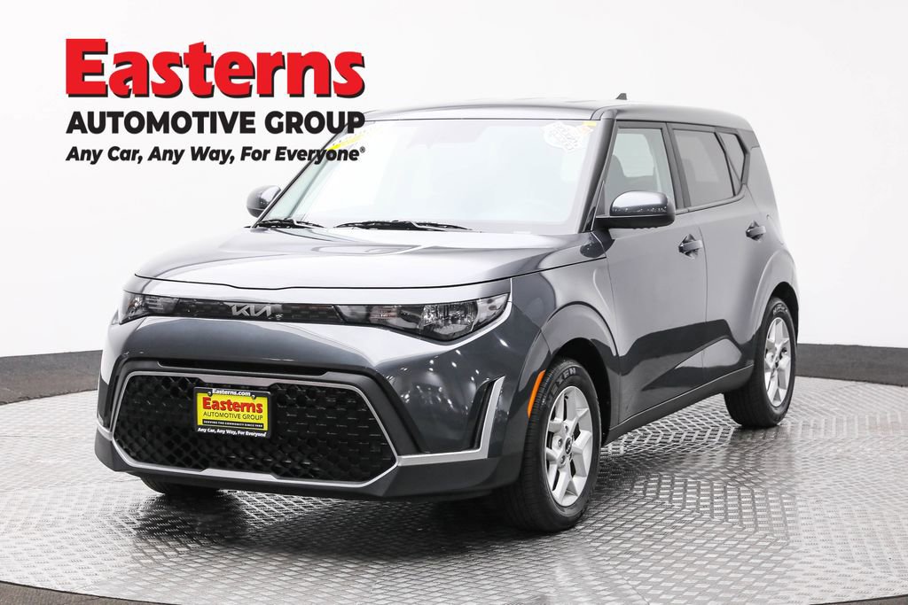 Used 2023 Kia Soul LX w/ LX Technology Package