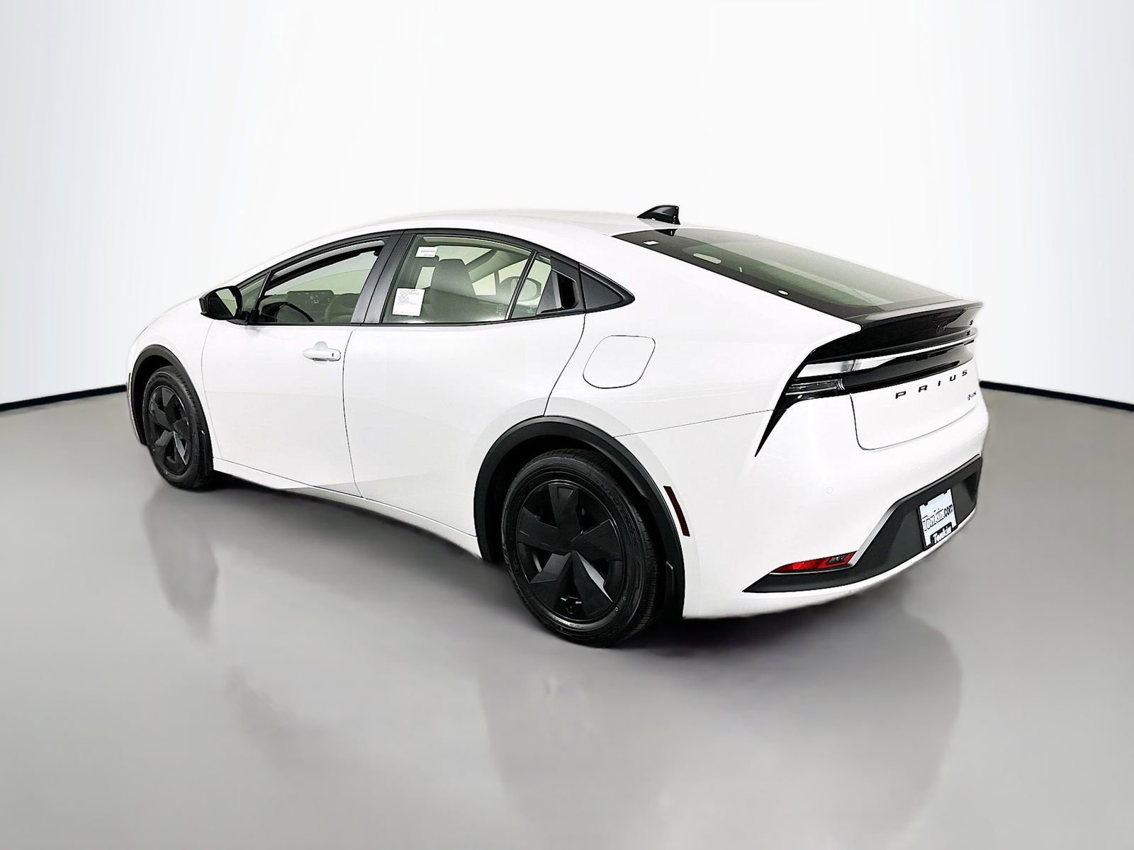 New 2026 Toyota Prius Plug-In Hybrid FWD image 5