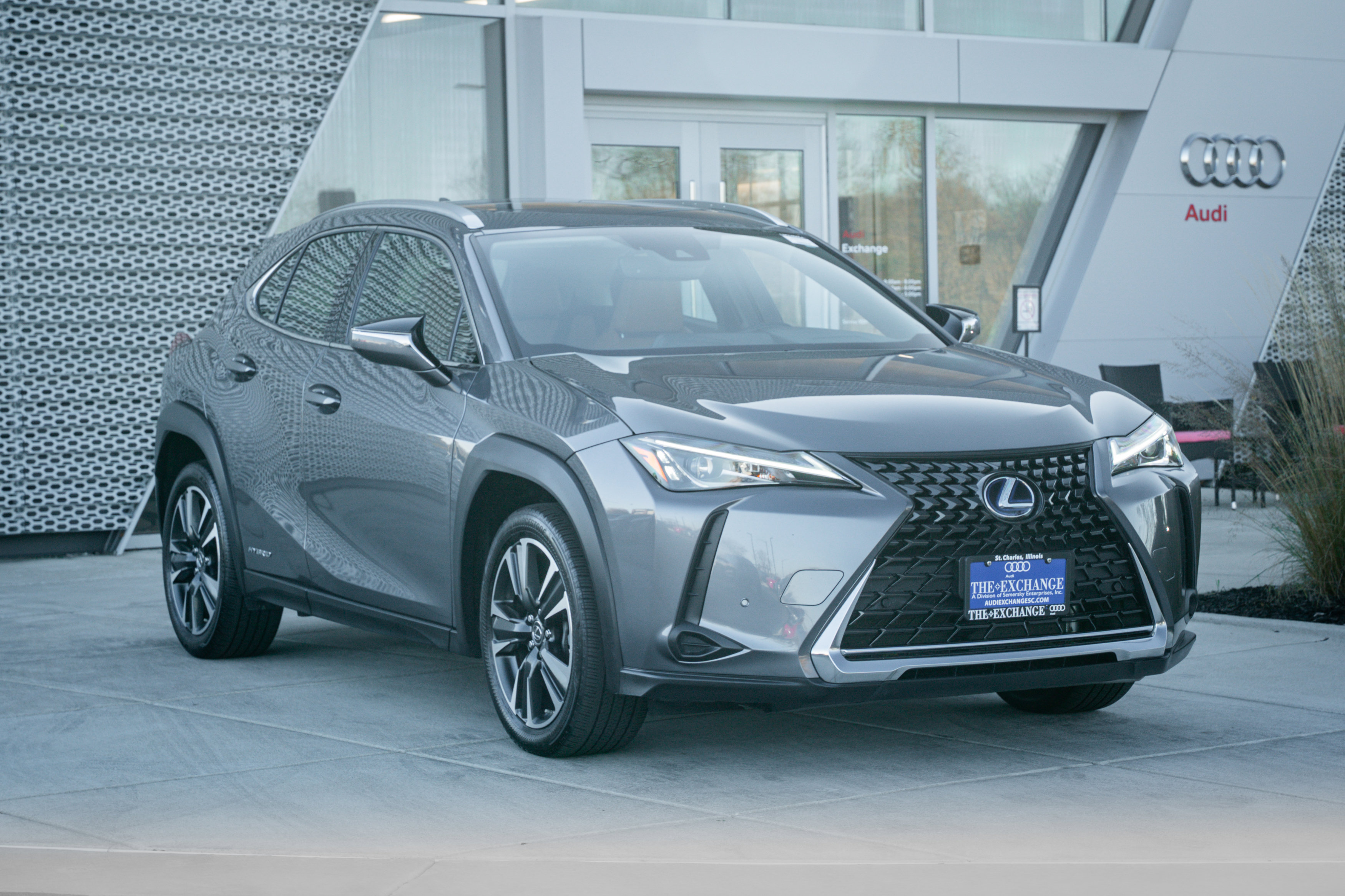 Used 2020 Lexus UX 250h w/ Premium Package image 2