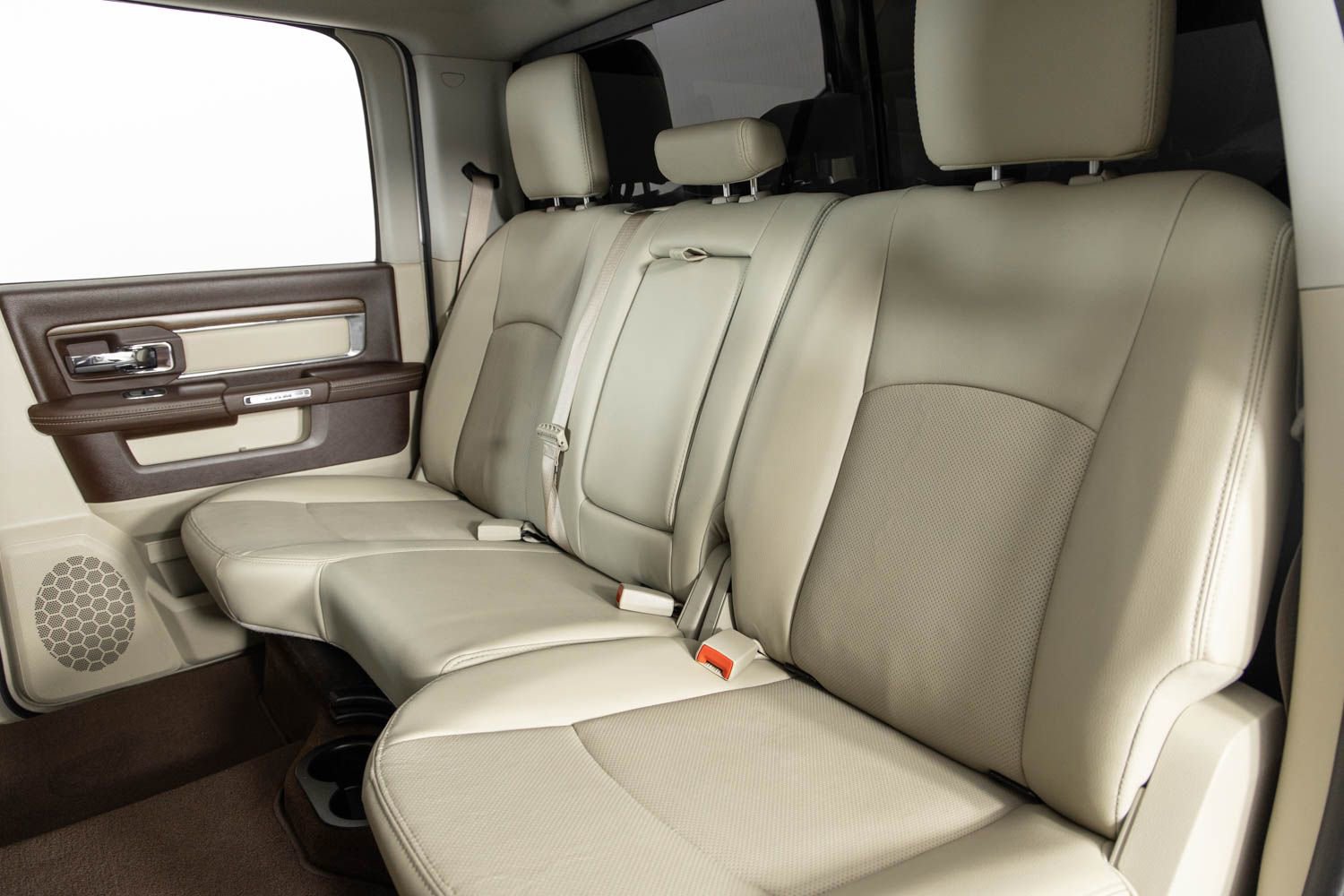 Used 2015 RAM 1500 Laramie w/ Convenience Group image 17