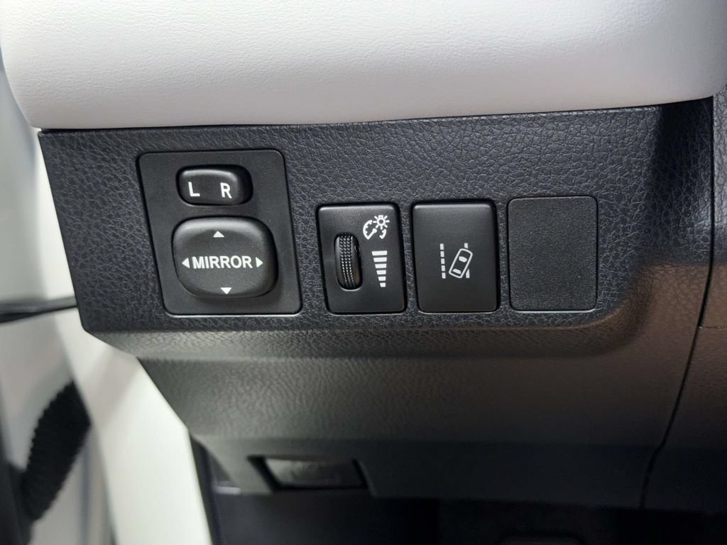 Used 2017 Toyota RAV4 Limited w/ Advanced Technology Package AWD/4WD image 28