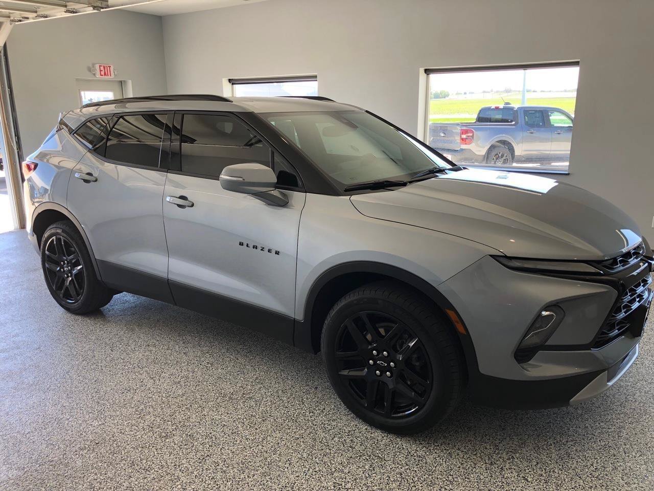 Used 2024 Chevrolet Blazer LT w/ LPO, Black Grille Bar Package AWD/4WD image 5