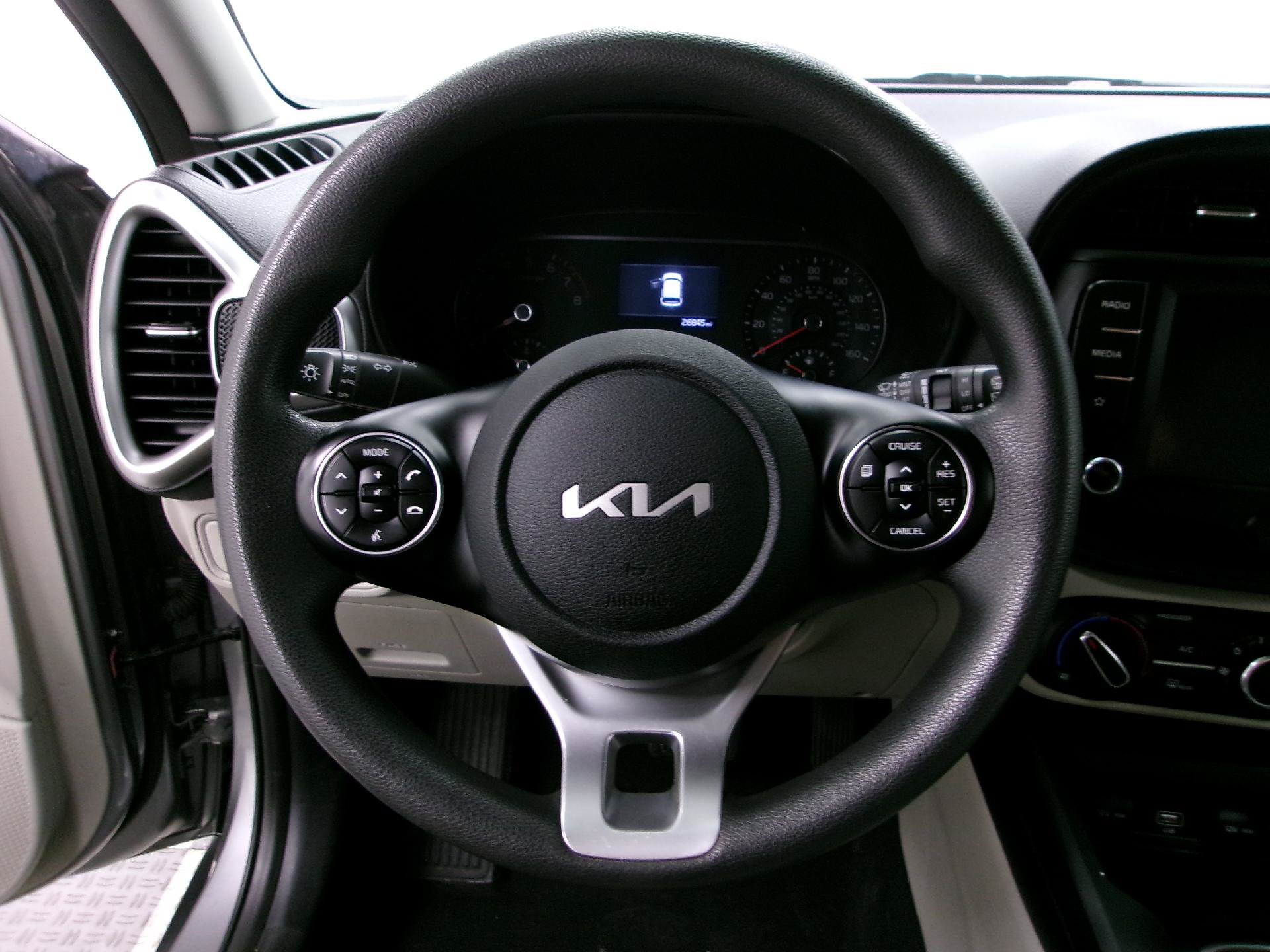 Used 2022 Kia Soul LX FWD image 6