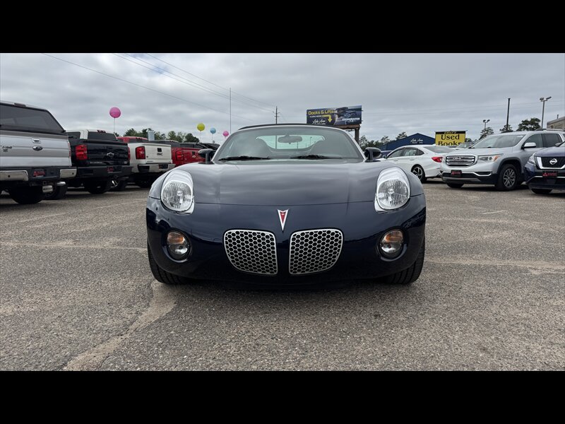 Used 2006 Pontiac Solstice Convertible w/ Premium Package RWD image 2