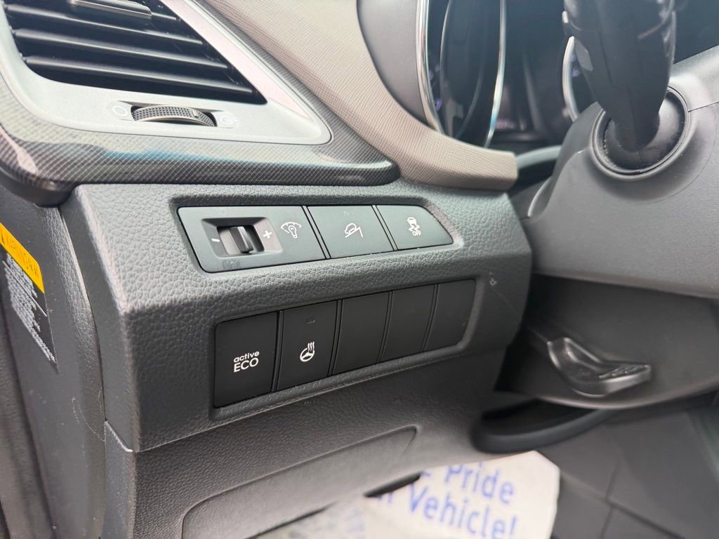 Used 2013 Hyundai Santa Fe Sport w/ Technology Pkg FWD image 8