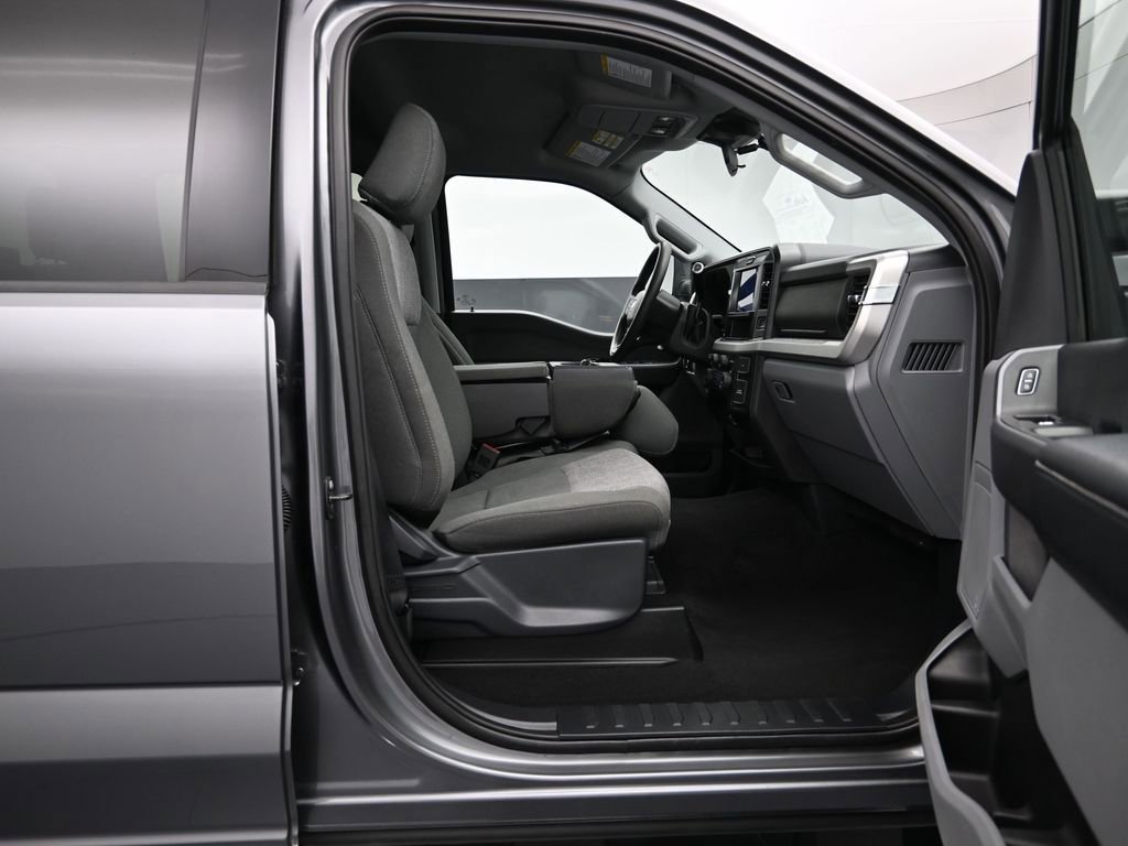 Used 2025 Ford F250 XLT image 27