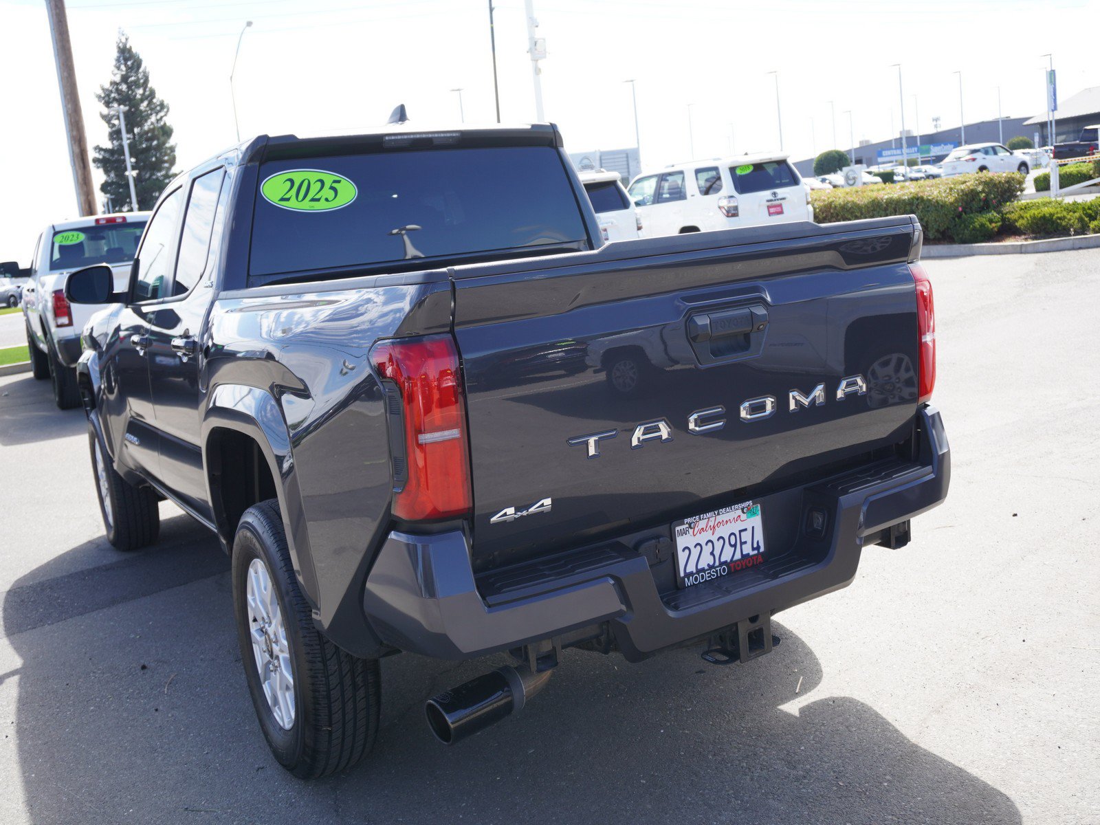 Used 2025 Toyota Tacoma SR5 AWD/4WD image 10