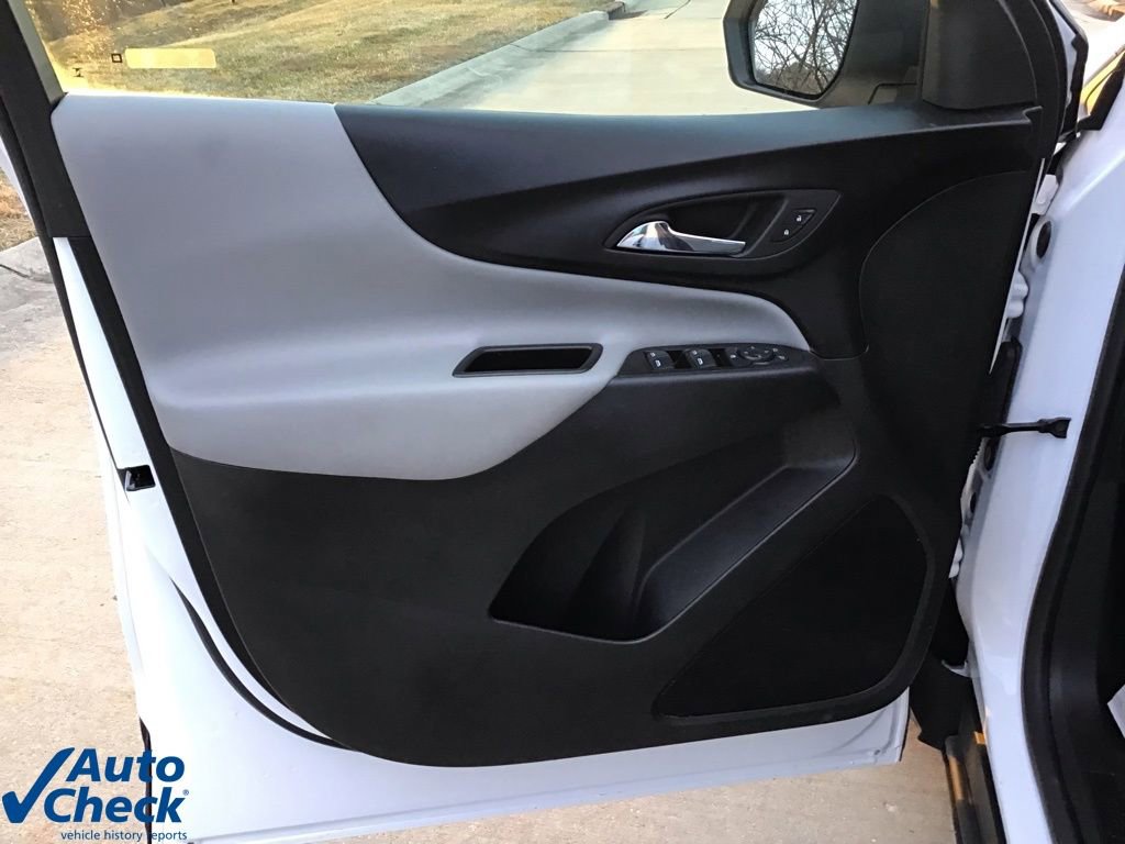 Used 2024 Chevrolet Equinox LS image 25