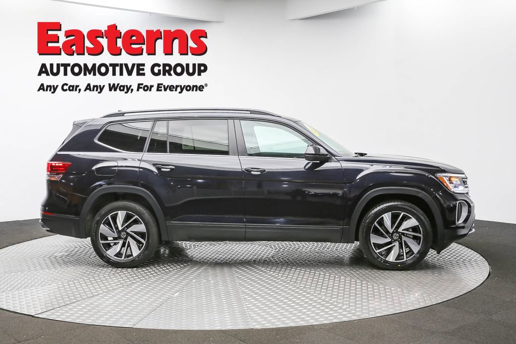 Used 2024 Volkswagen Atlas SE image 4