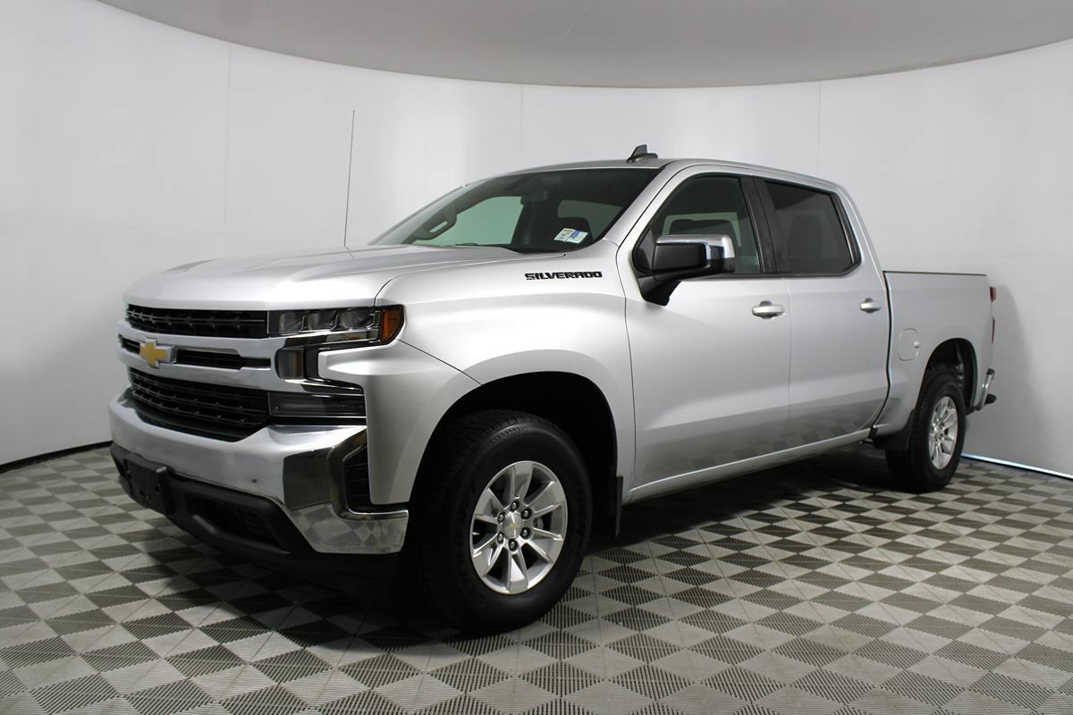 Used 2022 Chevrolet Silverado 1500 LT w/ LPO, Dark Essentials Package RWD image 3