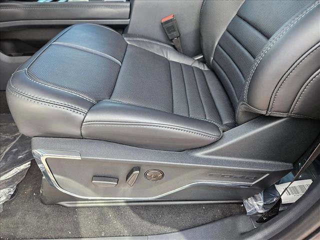 New 2026 Ford F250 Platinum image 4