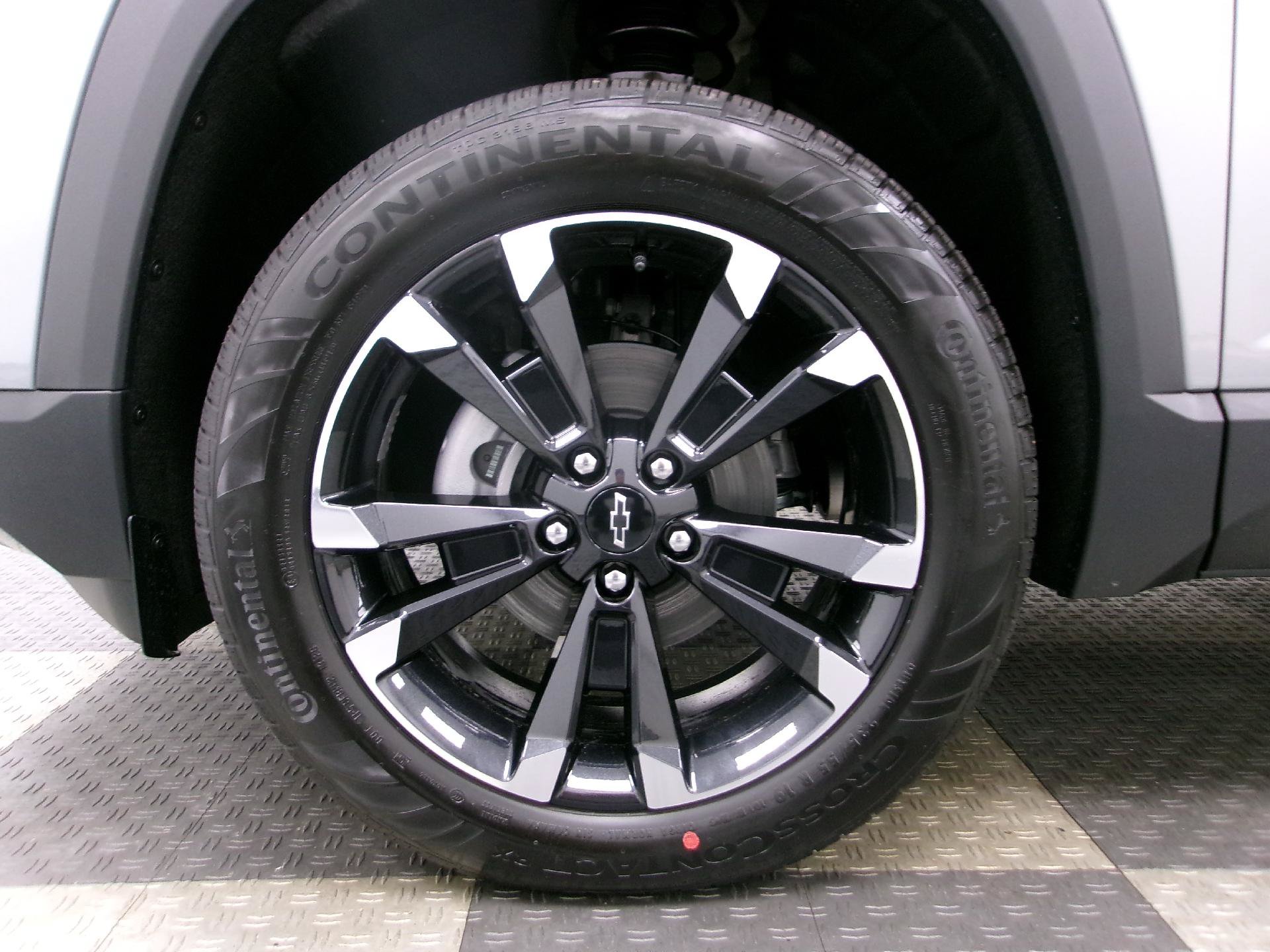 New 2027 Chevrolet Equinox RS w/ Safety and Technology Package AWD/4WD image 18
