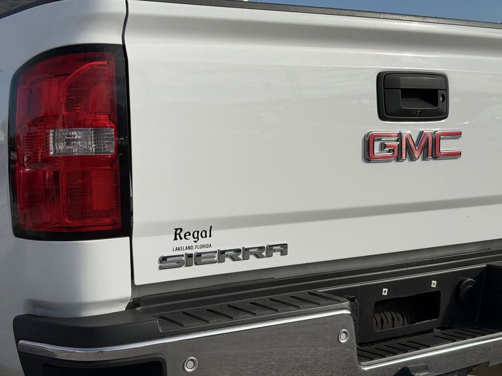 Used 2019 GMC Sierra 2500 SLT w/ Duramax Plus Package AWD/4WD image 11
