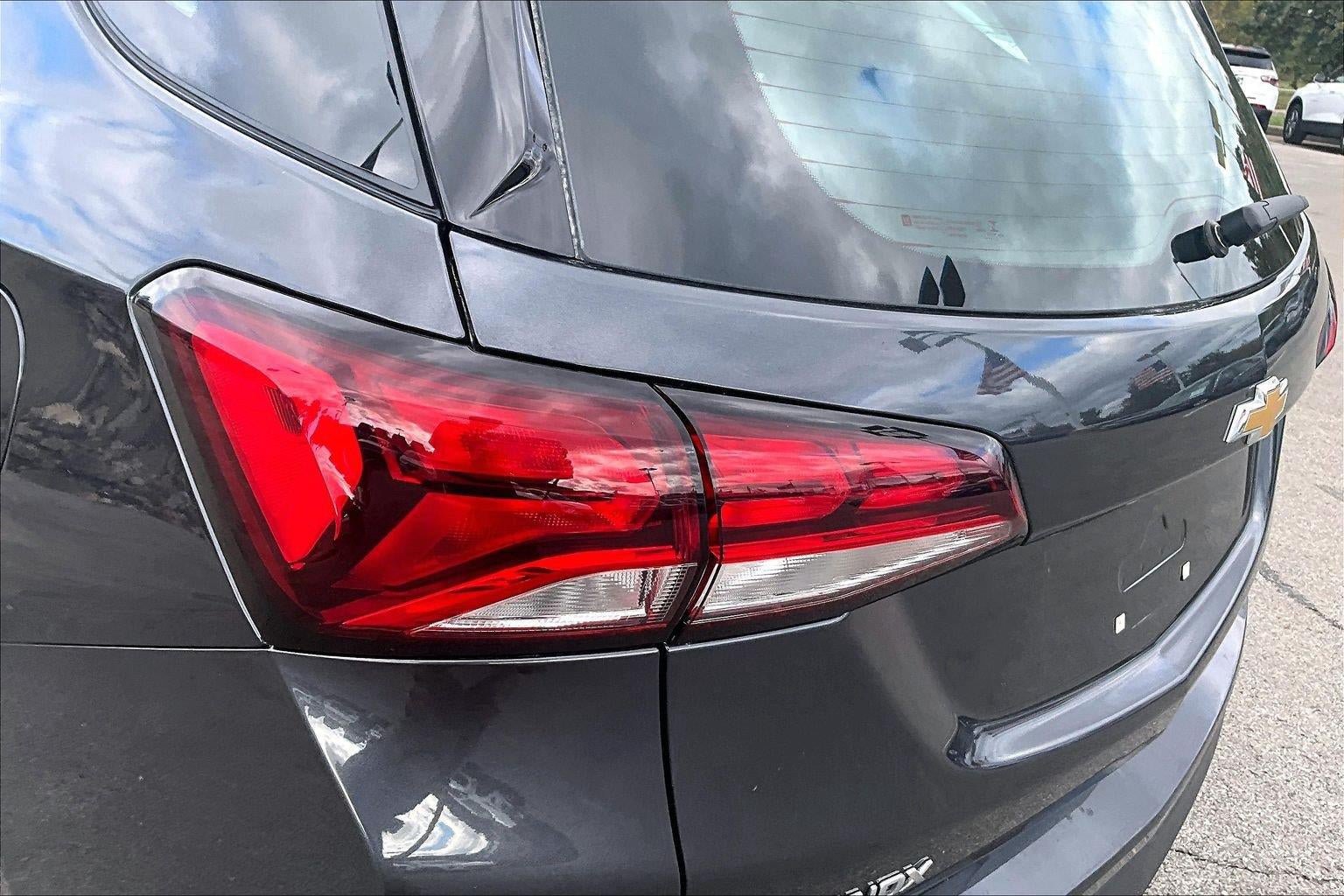 Used 2022 Chevrolet Equinox LS w/ Driver Confidence II Package FWD image 25