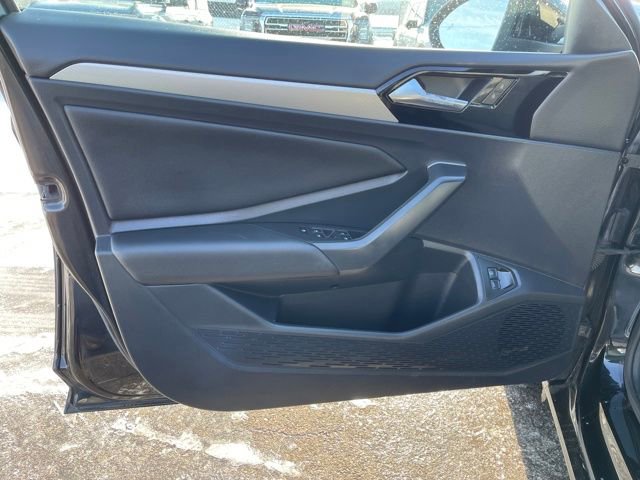 Used 2021 Volkswagen Jetta R-Line w/ R-Line Cold Weather Package image 10