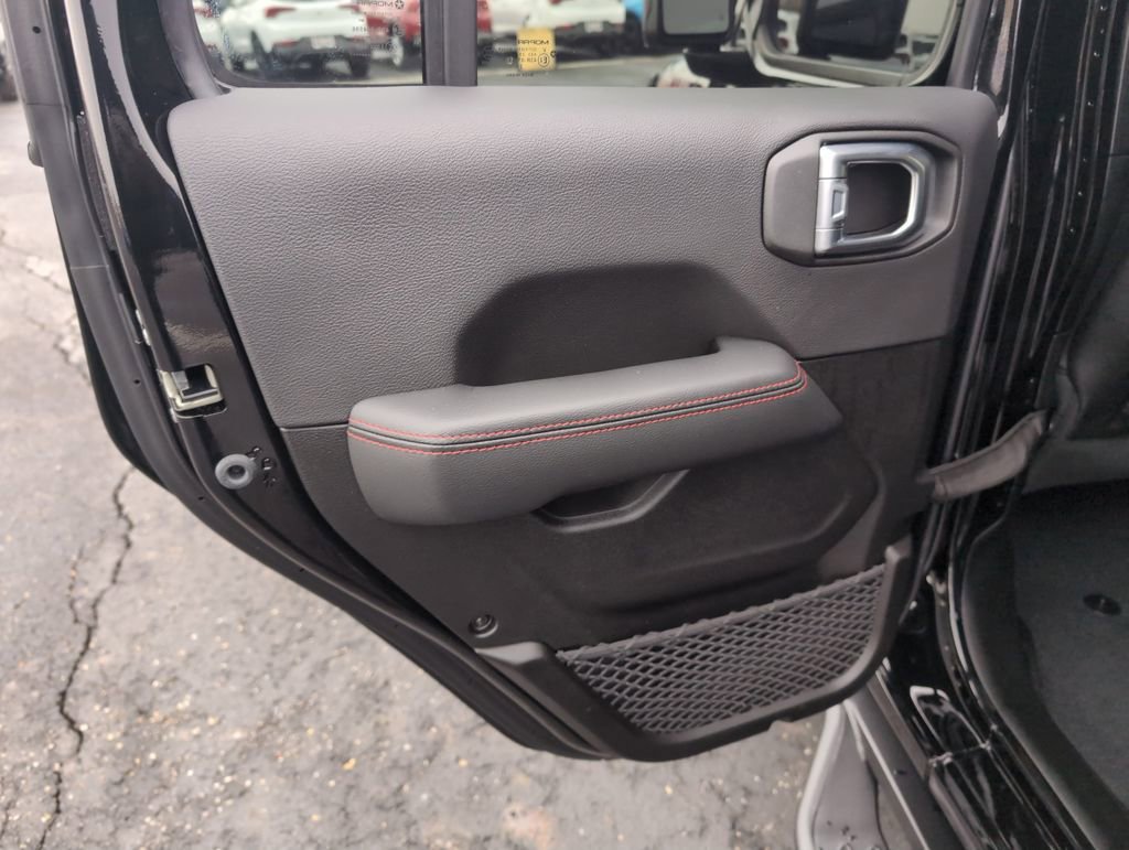 Used 2023 Jeep Gladiator Rubicon image 12